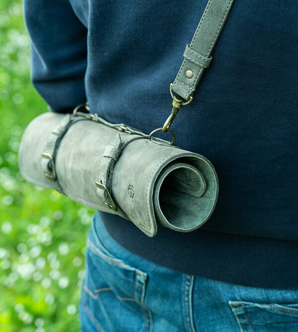 Knife bag for chef's knives made of leather "Frank" with handle and carrying strap - olive-green - Image 5
